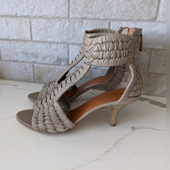 GIVENCHY taupe woven leather heels - Picture 2 of 10